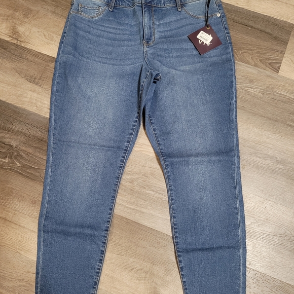📌SOLD📌Jeans - Picture 2 of 5